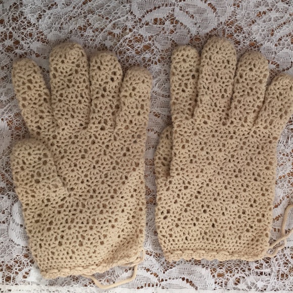 VINTAGE Gloves.  Elastic lace. Looks like RBG likes them too. OS - Picture 2 of 5